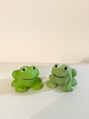 Rubber Frog Toy Figure Lot Green Animas Pond 4/$20 🛑